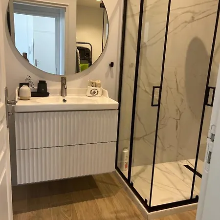 Touchlux Apartment *